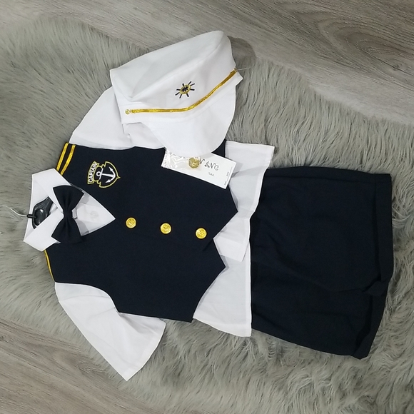 Captain's outfit - Picture 1 of 7